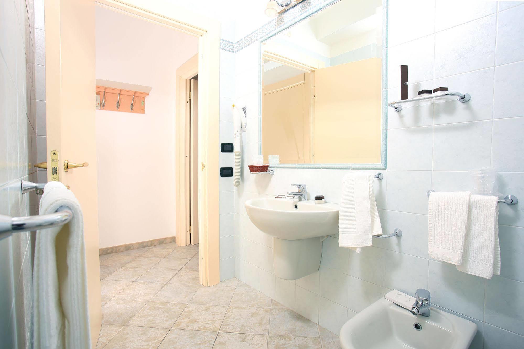 Hotel Nantis Castelsardo Ngoại thất bức ảnh